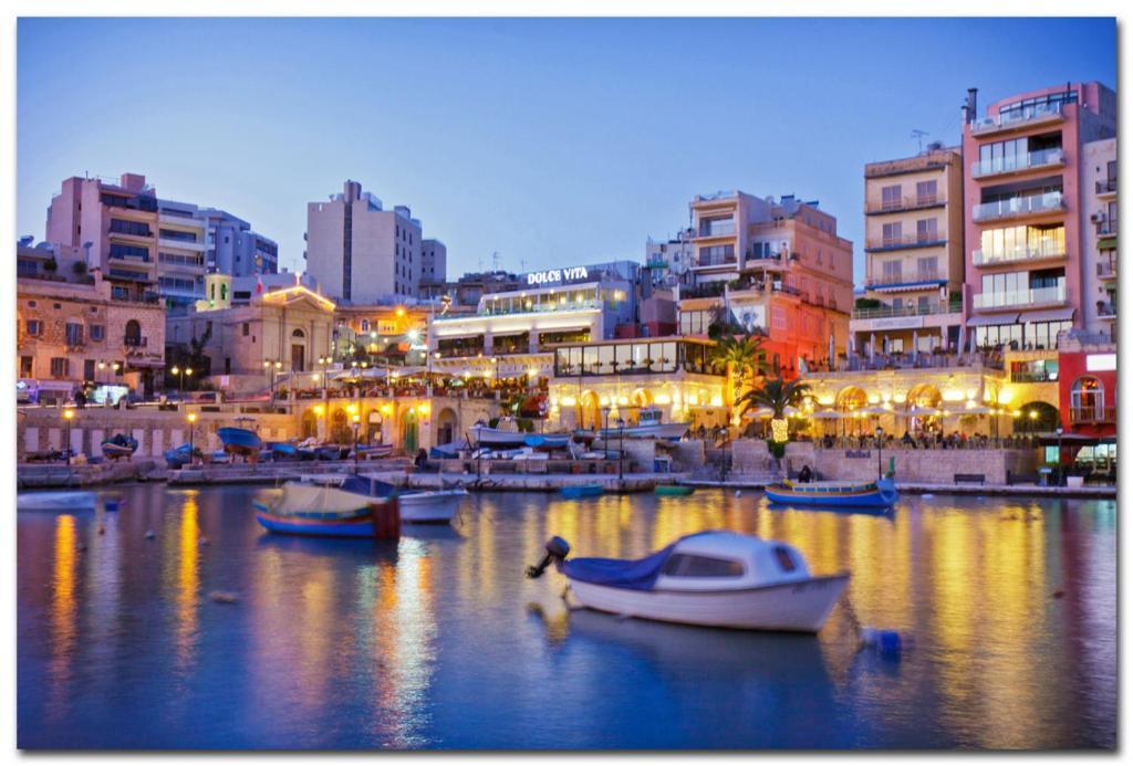 Luxury Apartment With Valletta And Harbour Views Sliema Exterior photo